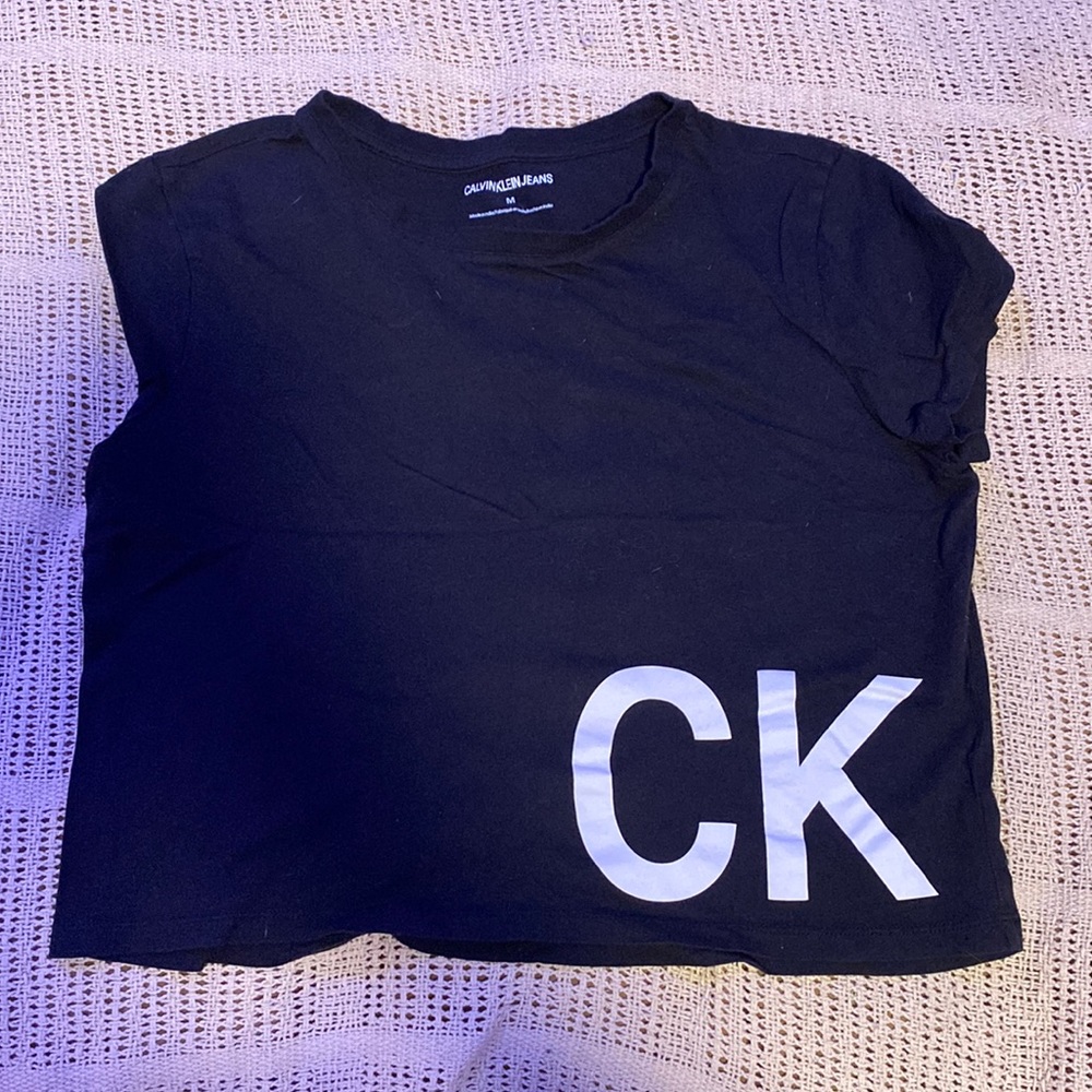 black calvin klein cropped t-shirt
